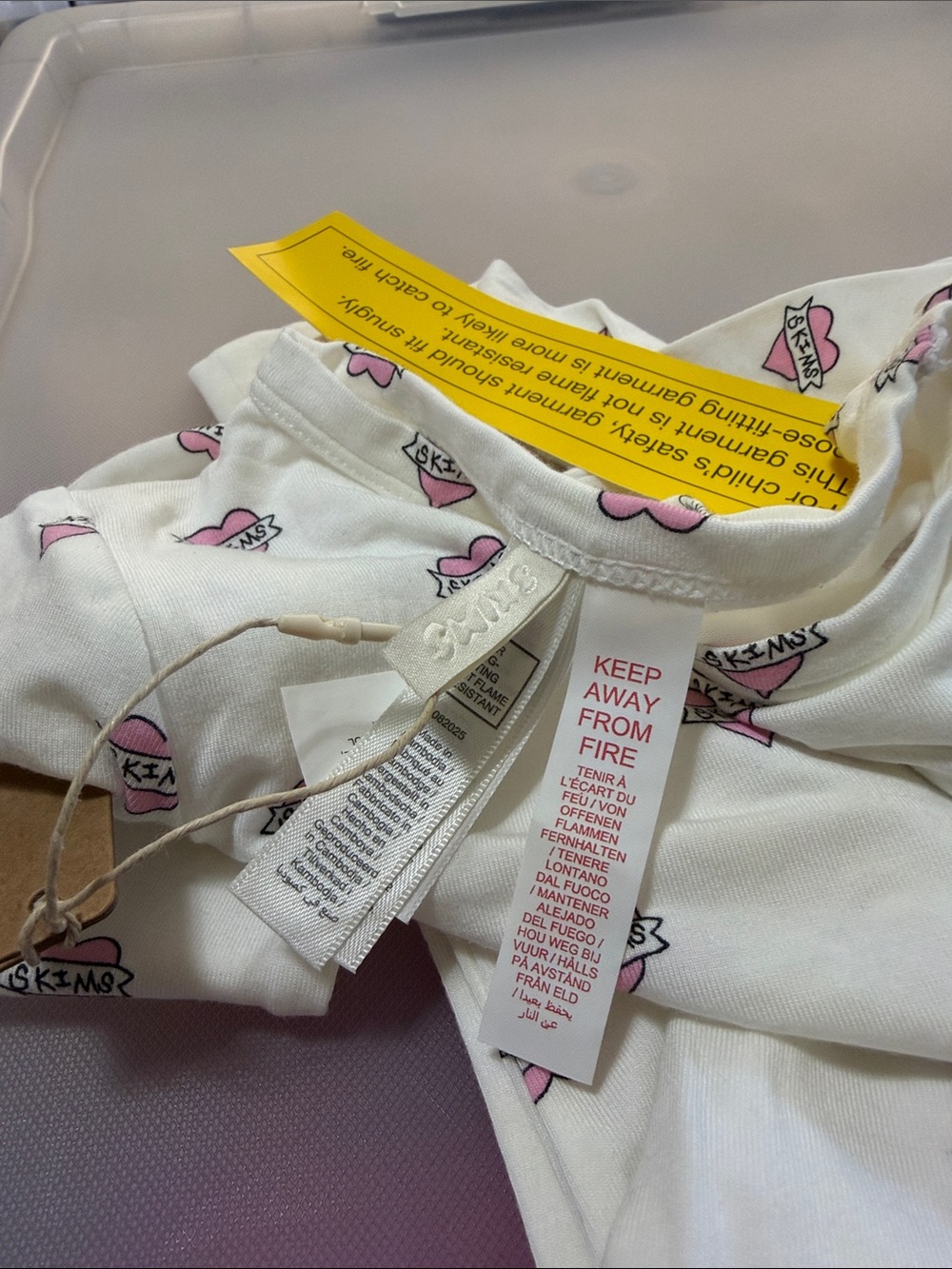 Skims Kids Sleep Set Marble Heart Banner - Picture 7 of 7